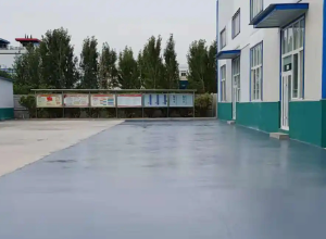 伊犁彩色路面喷涂翻新的材料对冬季